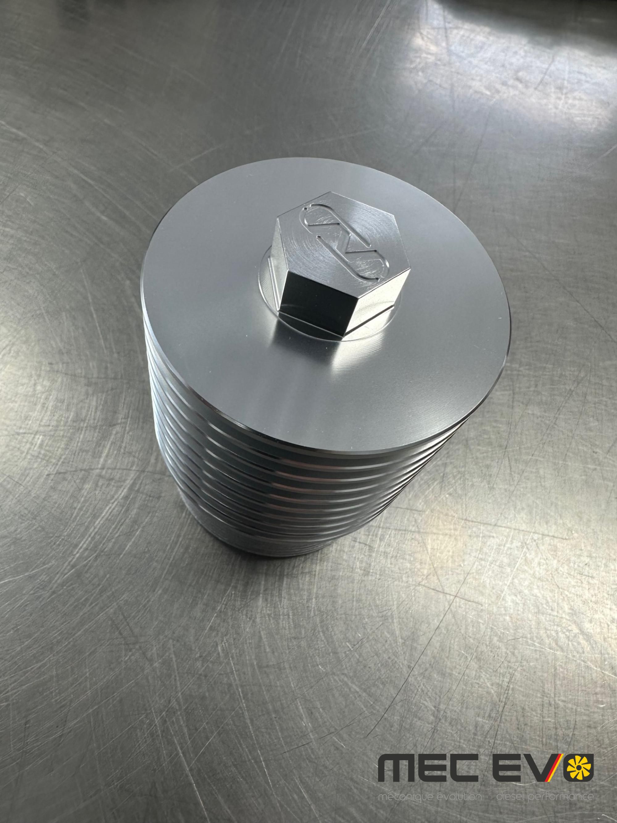 DSG BILLET OIL FILTER CAP WITH VENT FINS