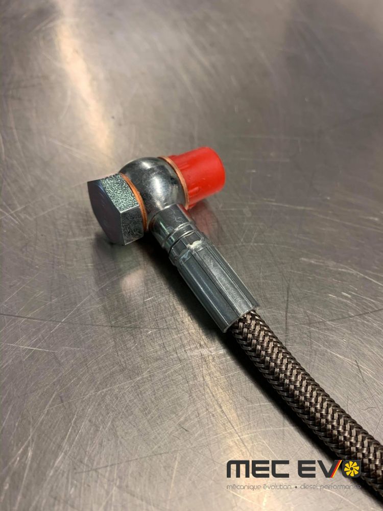 FLEXIBLE OIL FEED LINE FOR CR190 TURBO 