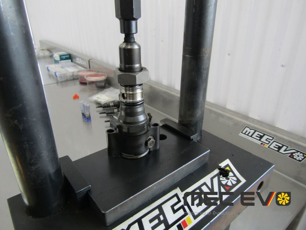 2.0L 16V PD Injector Nozzle Installation