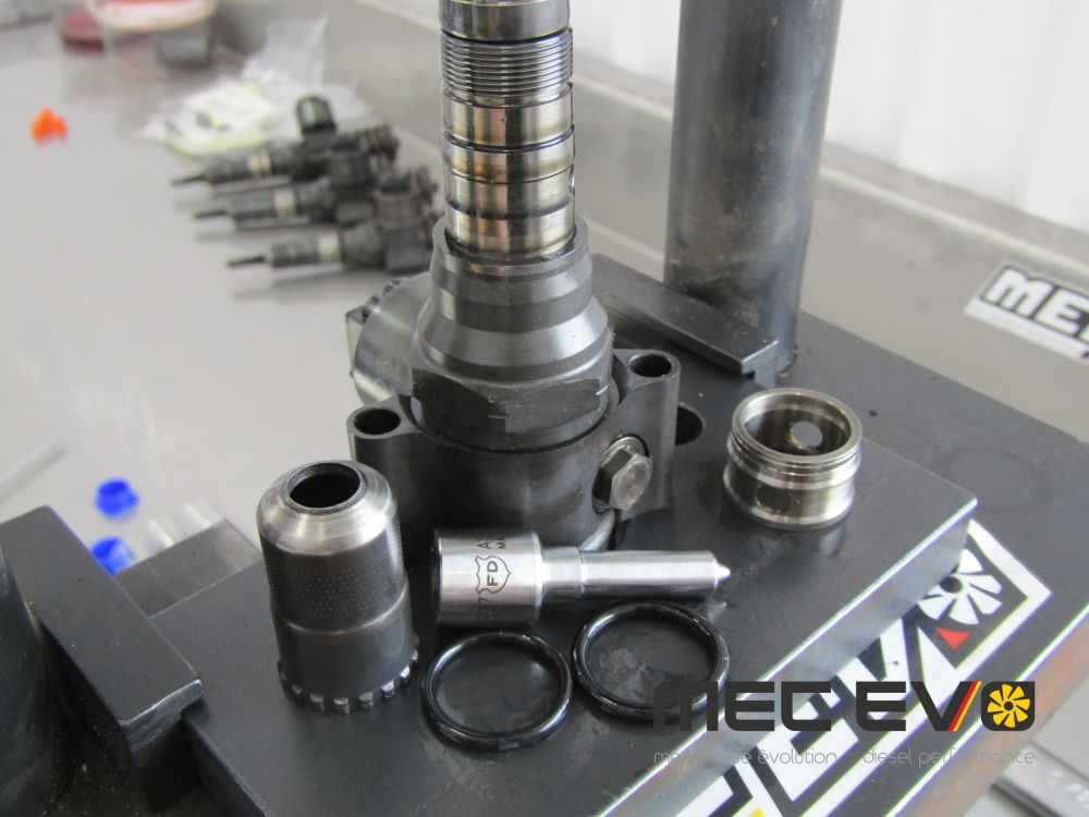 2.0L 16V PD Injector Nozzle Installation